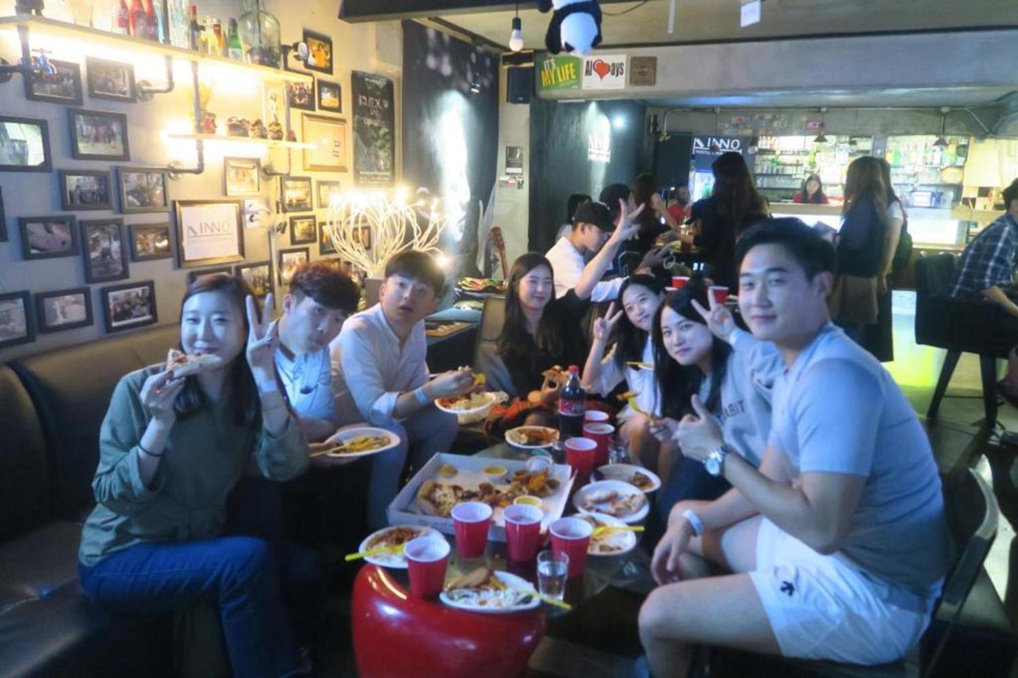 Inno Hostel & Pub Lounge Hongdae Seoel Buitenkant foto