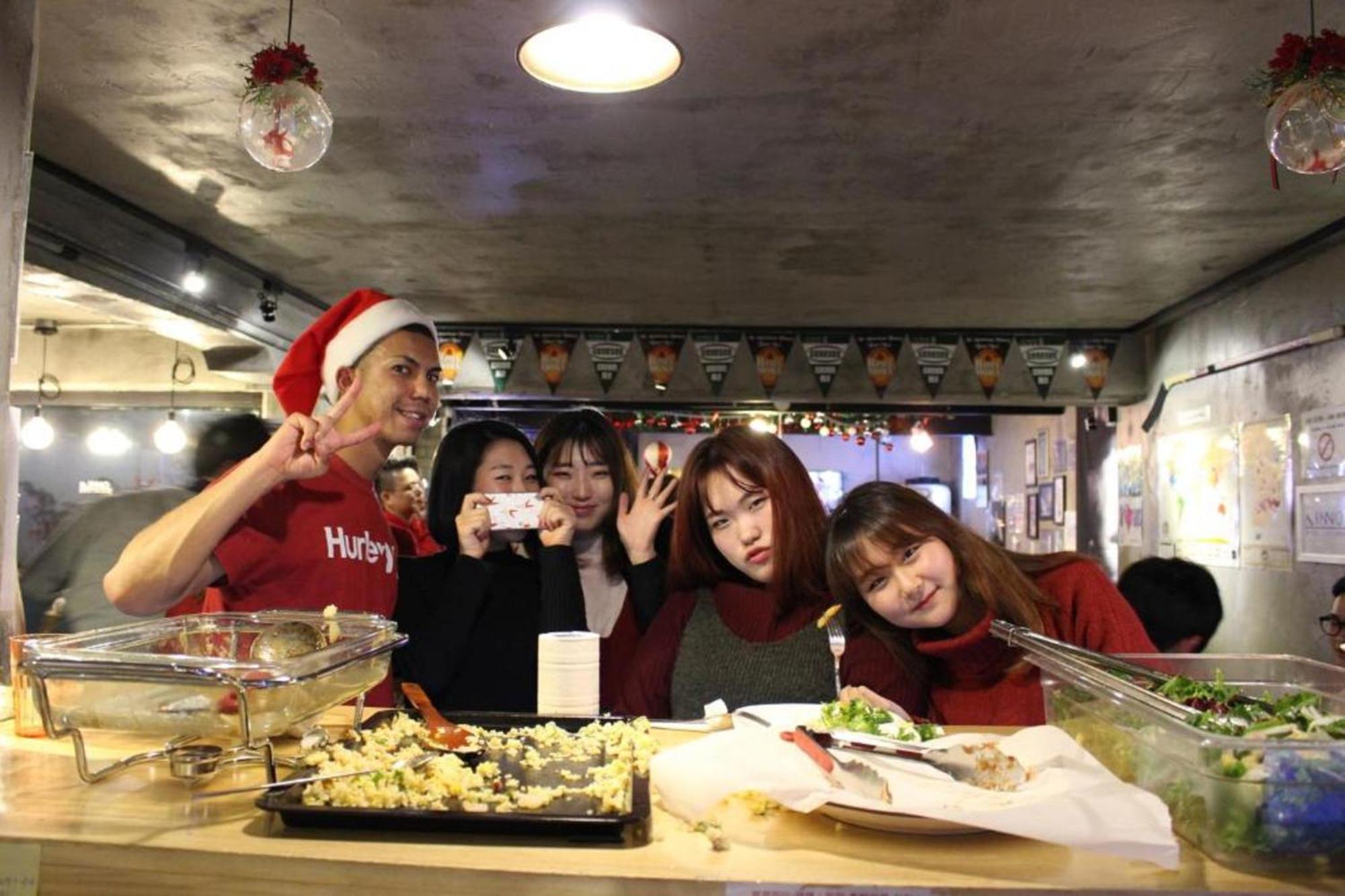 Inno Hostel & Pub Lounge Hongdae Seoel Buitenkant foto
